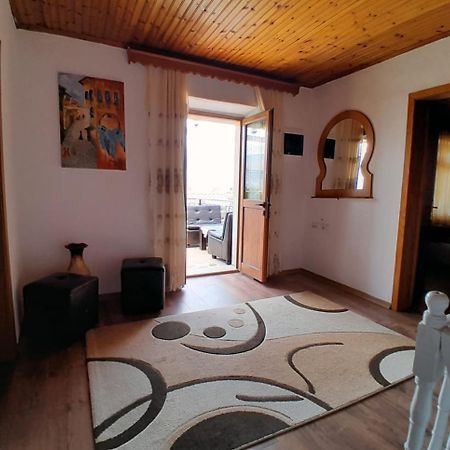 Guest House Ejona Гирокастра Экстерьер фото
