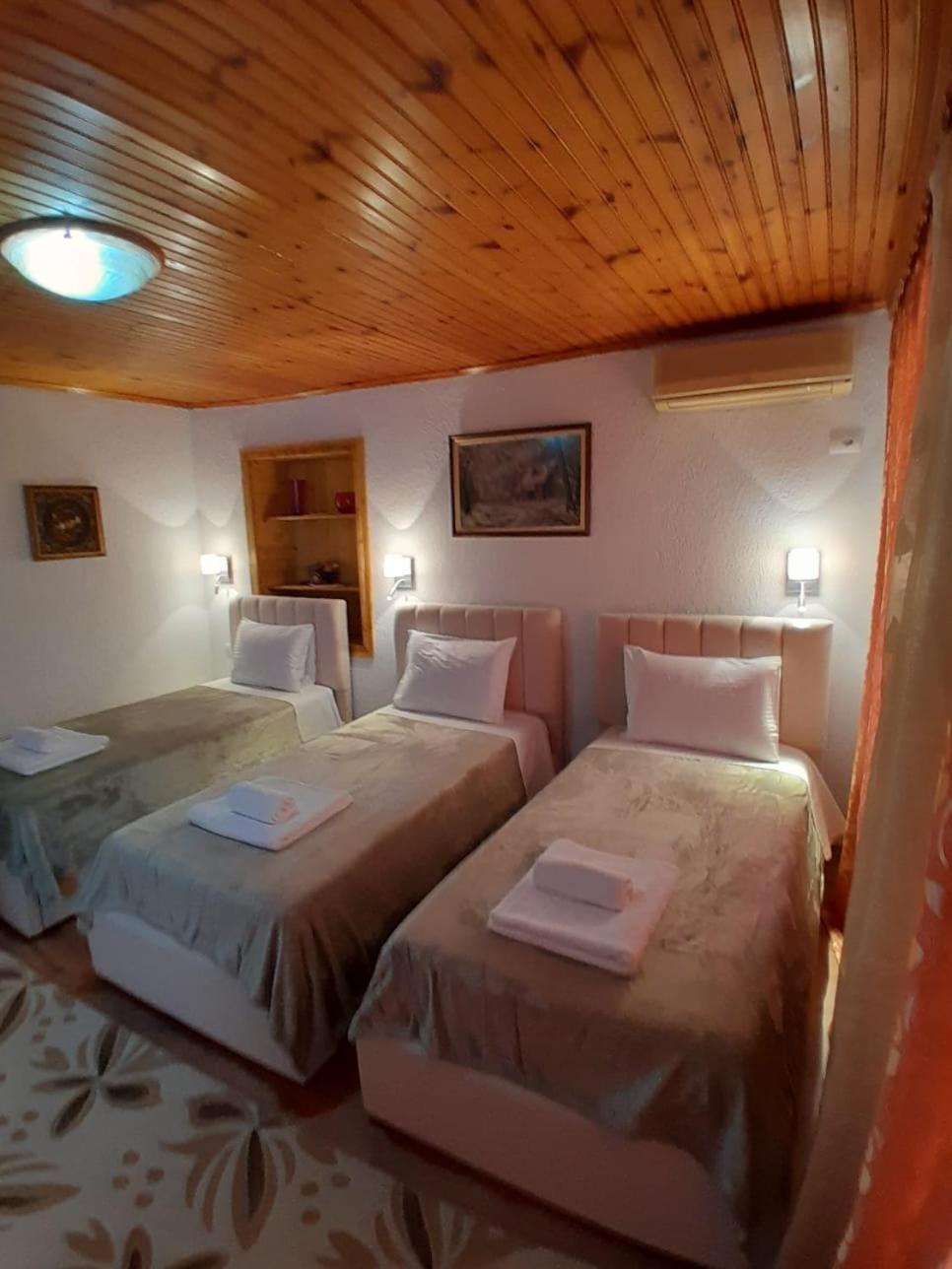 Guest House Ejona Гирокастра Экстерьер фото