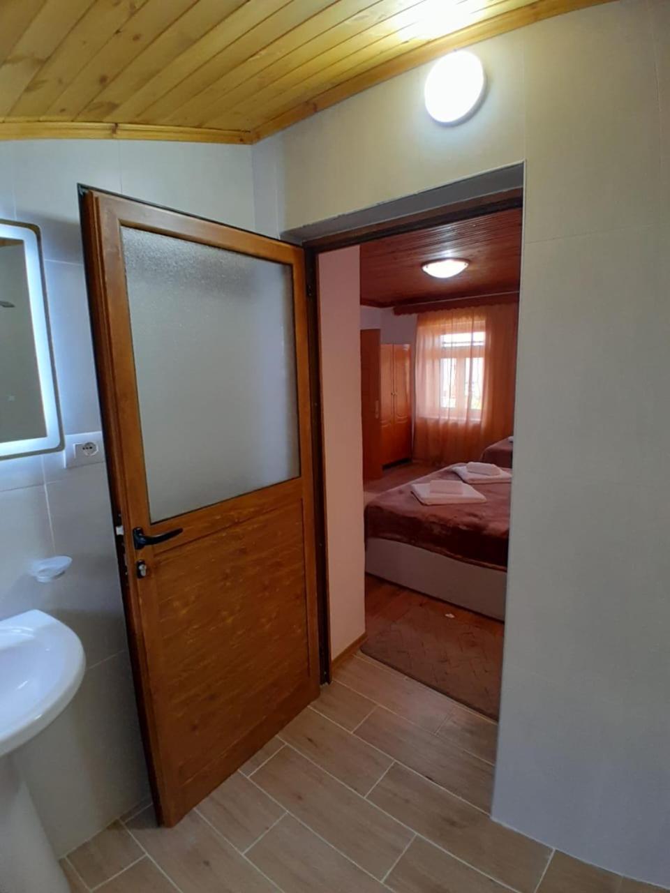 Guest House Ejona Гирокастра Экстерьер фото