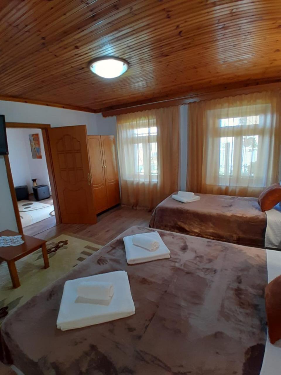 Guest House Ejona Гирокастра Экстерьер фото